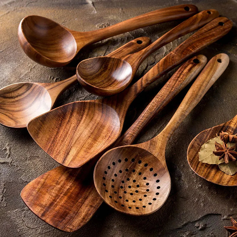 CulinaSet – Stylish 7-Piece Kitchen Tool Set made of Teak Wood for a Luxury and Functional Cooking Experience