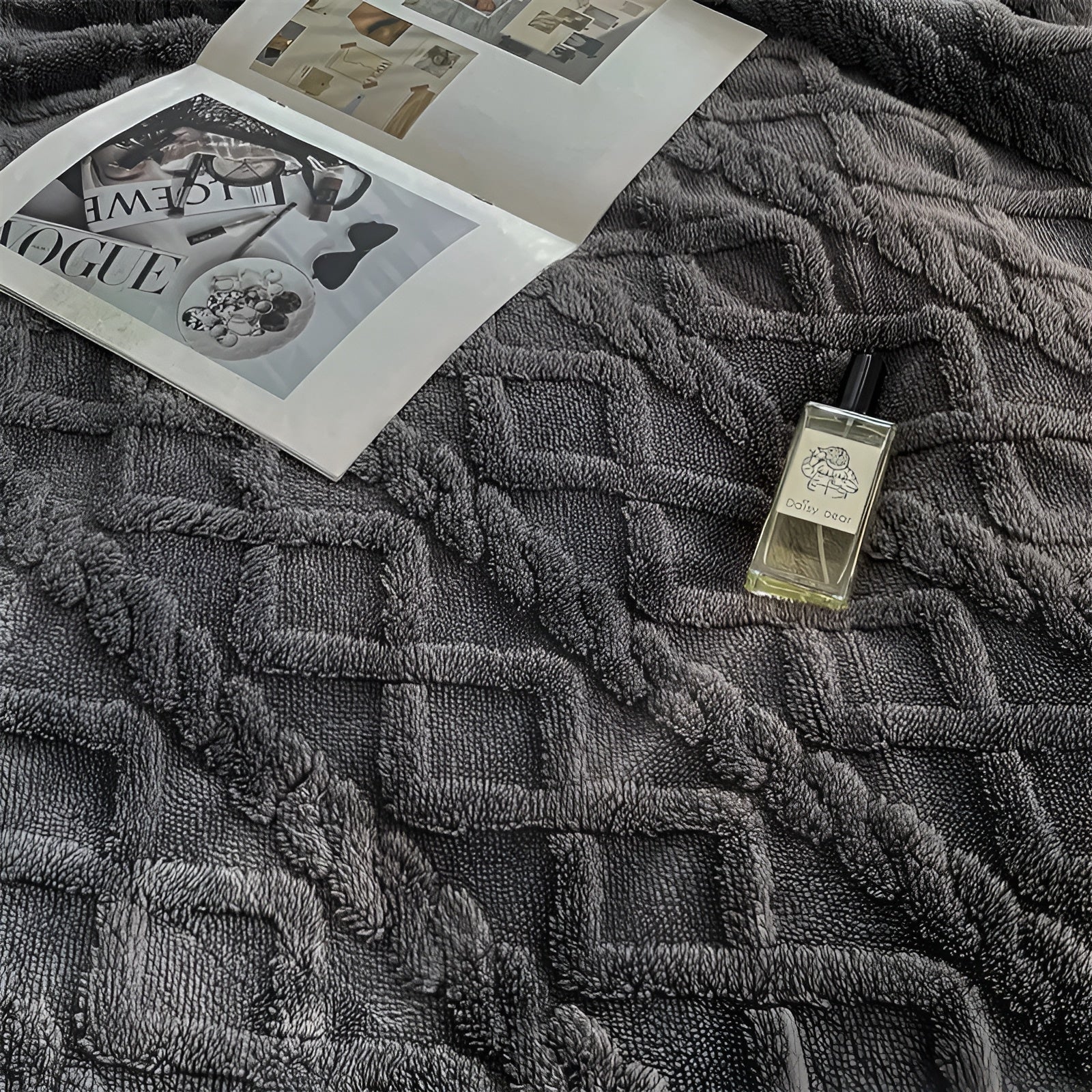 WarmHaven – Luxury Two-Sided Fleece Blanket for Ultimate Winter Comfort