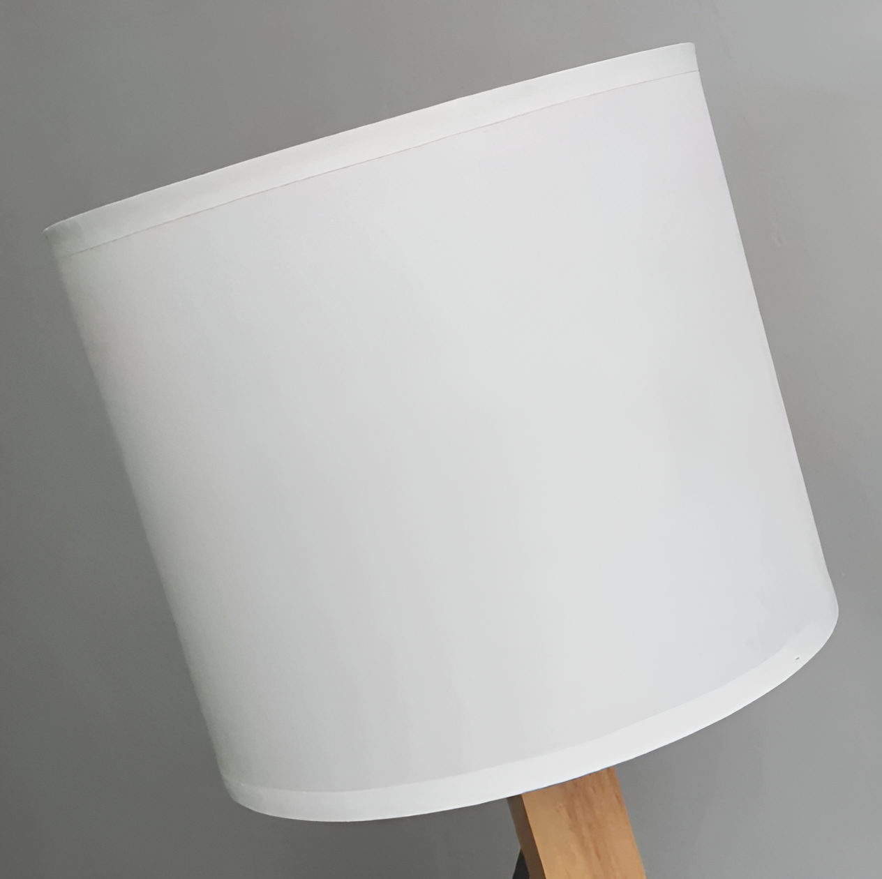 FlexiWood – Unique Adjustable Table Lamp with Natural Wooden Accents