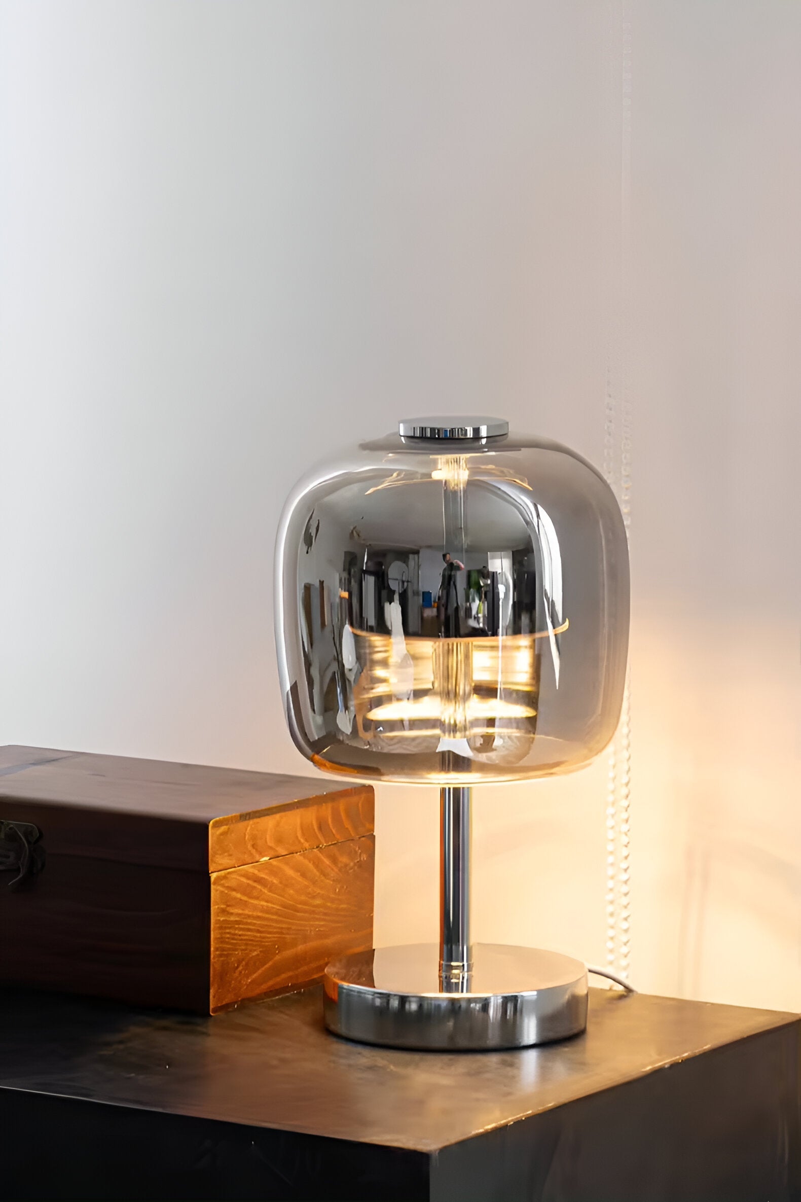 GlowSphere – Stylish Dimmable Table Lamp with Modern Elegance