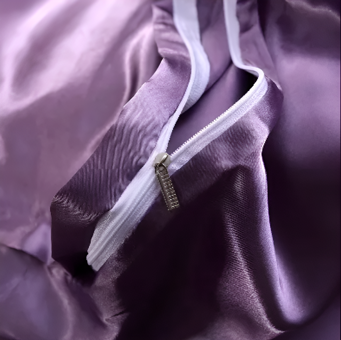 SilkenDream – Luxury Silk Bedding Set for Ultimate Comfort