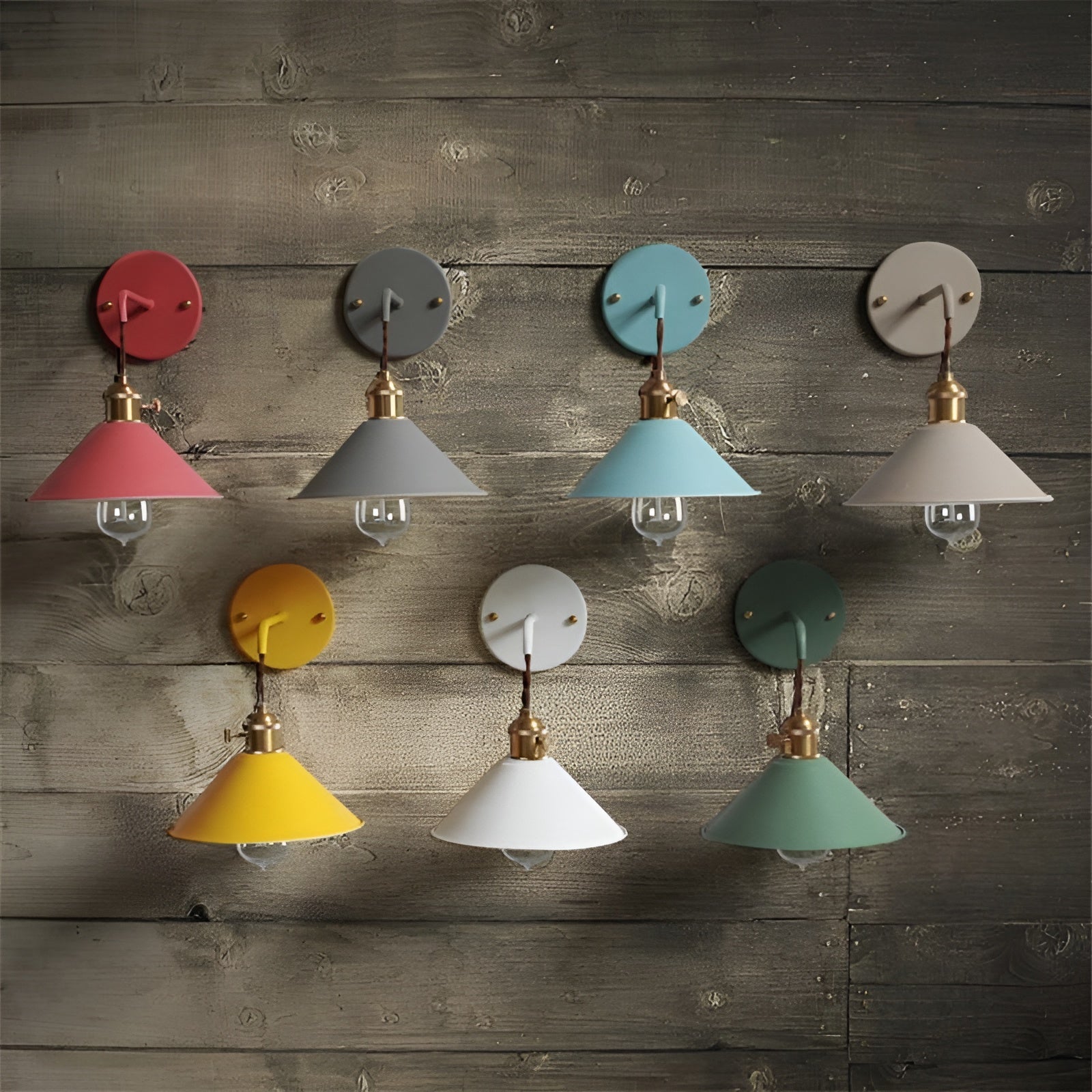 RetroGlow – Vintage-Inspiring Wall Lamp with Playful Elegance