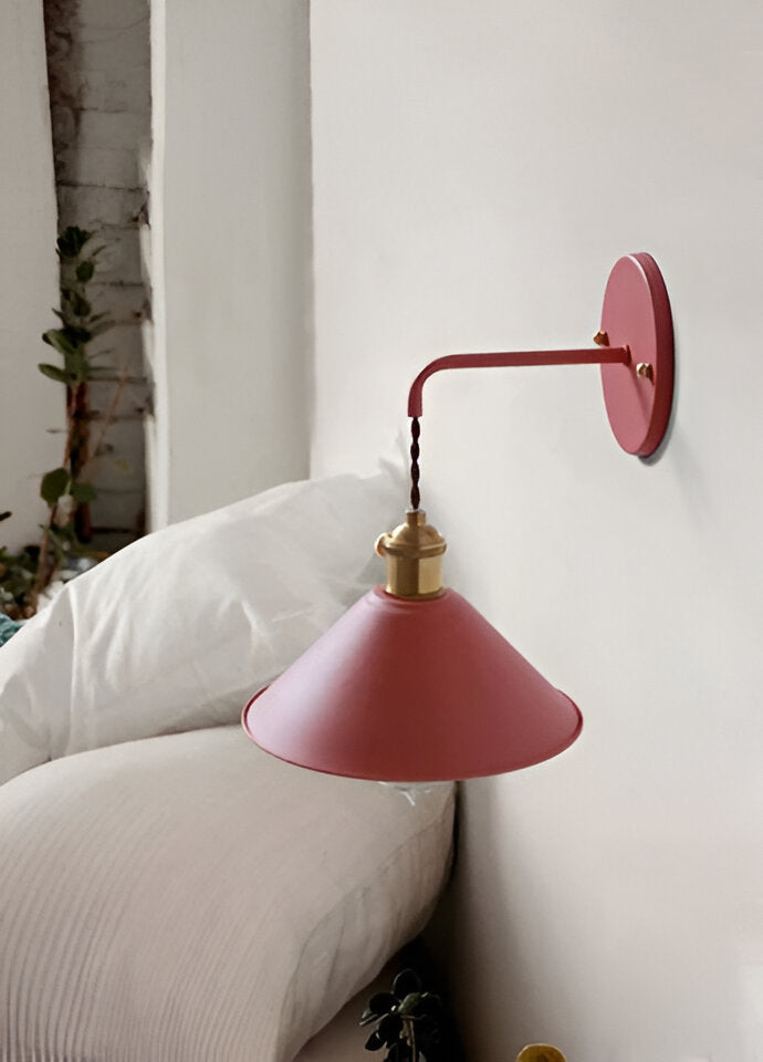 RetroGlow – Vintage-Inspiring Wall Lamp with Playful Elegance