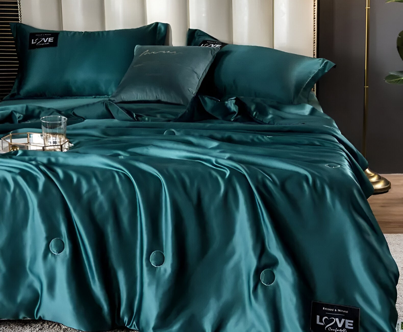 SilkyDream – Luxury Silk Duvet for Four Seasons Comfort