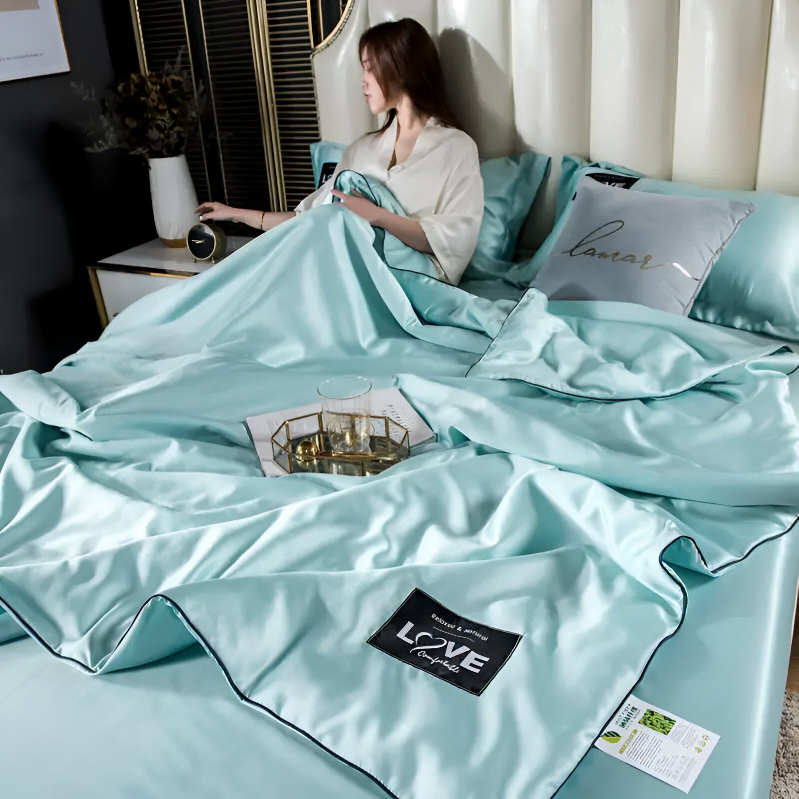 SilkyDream – Luxury Silk Duvet for Four Seasons Comfort