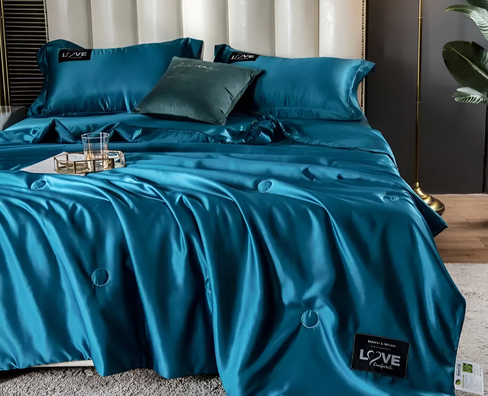 SilkyDream – Luxury Silk Duvet for Four Seasons Comfort