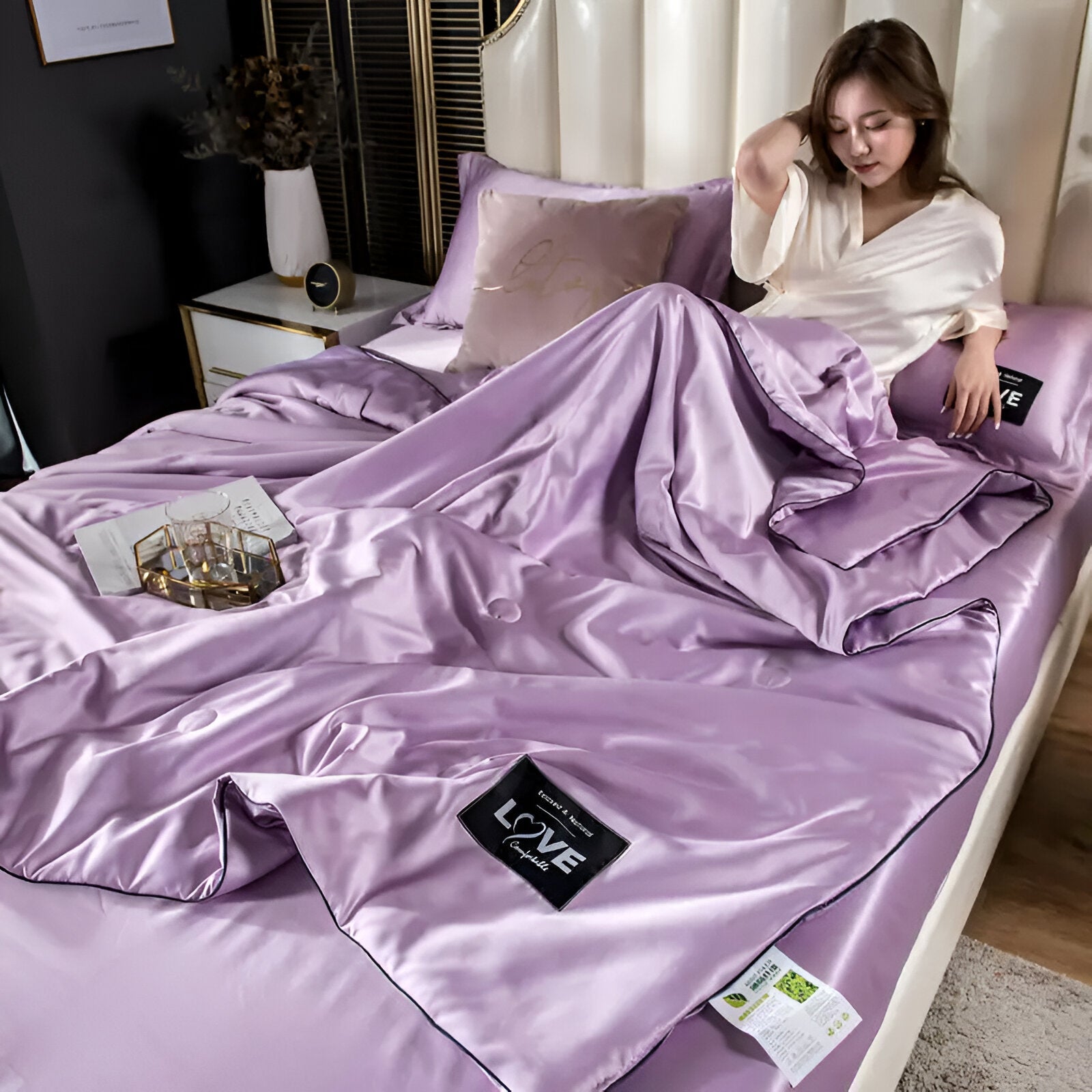 SilkyDream – Luxury Silk Duvet for Four Seasons Comfort