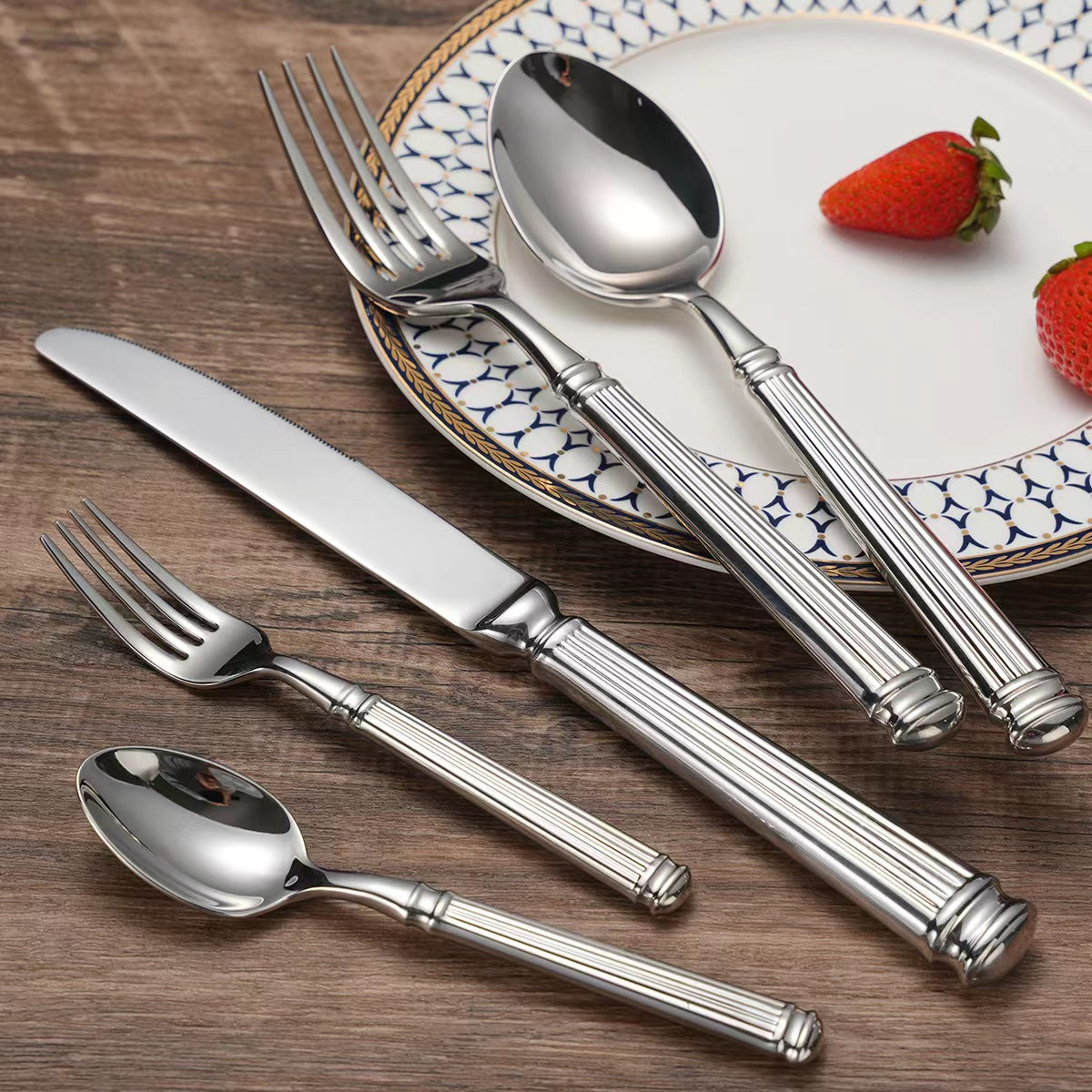 Emilia Roman – Luxe Cutlery Set of 18/10 Stainless Steel with Refined Finish