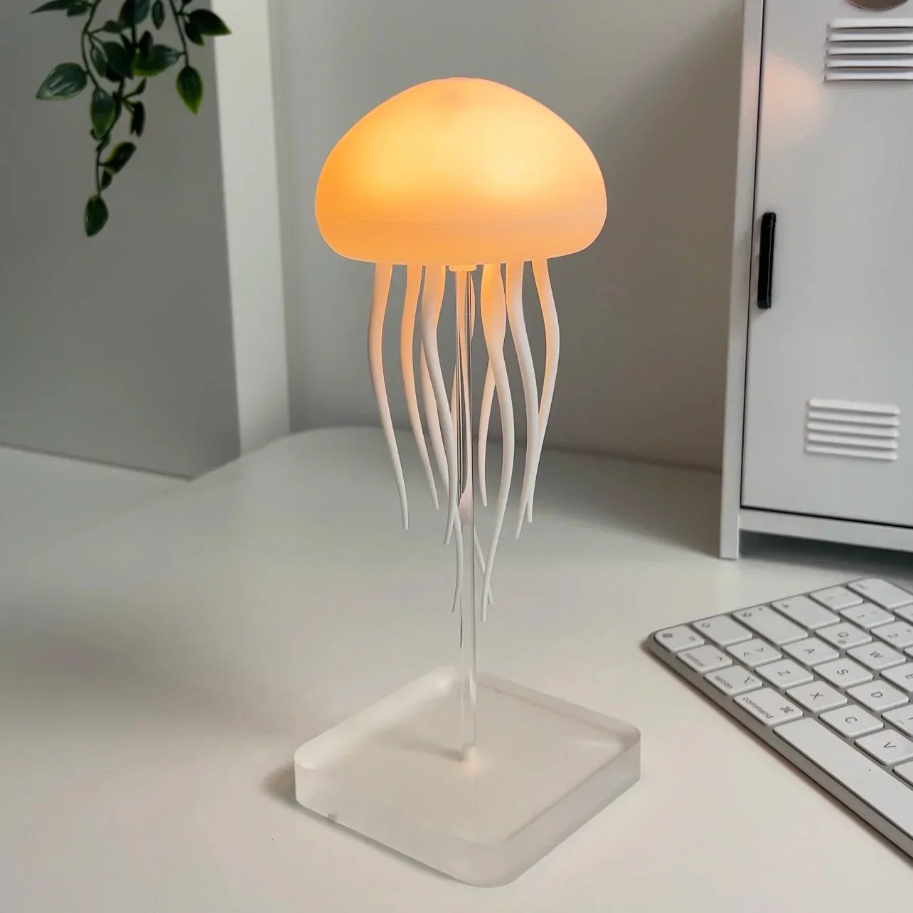 AquaLume – Magical LED Medusen Lamp for a Soothing Atmosphere