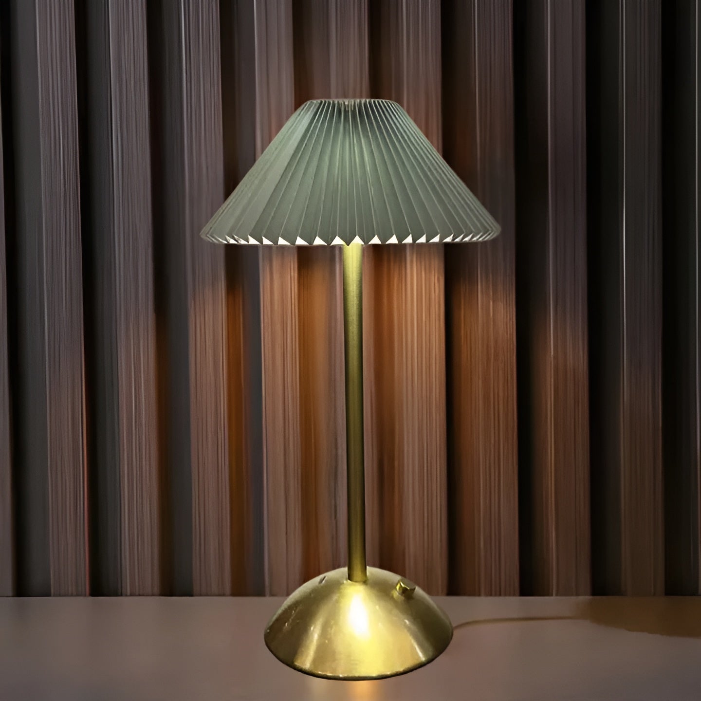 LumiFlex – Wireless Table Lamp with Elegant Design and Adjustable LED Lighting