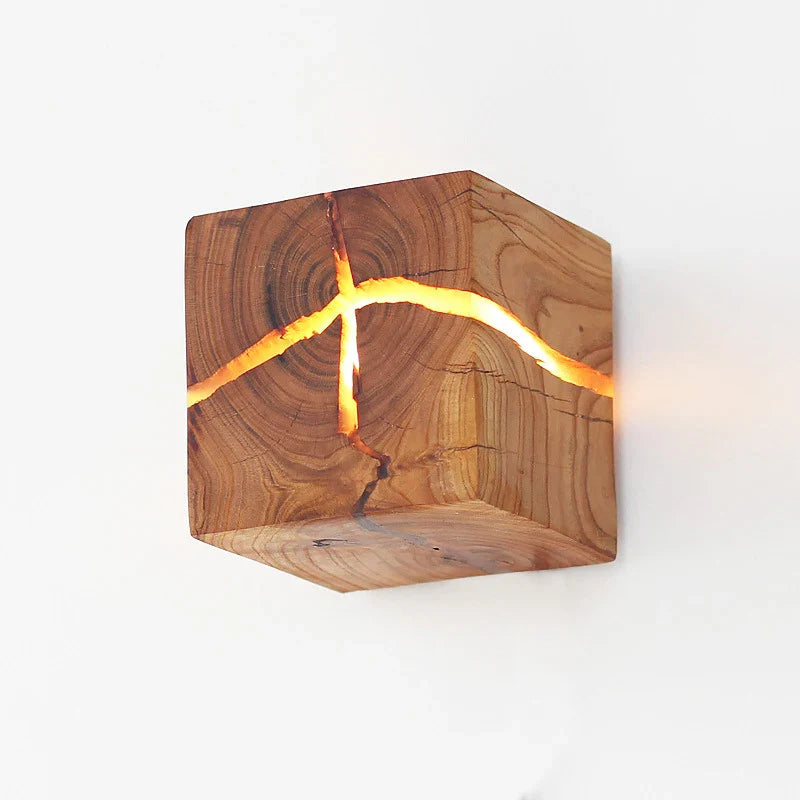 CubeGlow – Luxury Wooden Wall Lamp with Modern and Natural Design