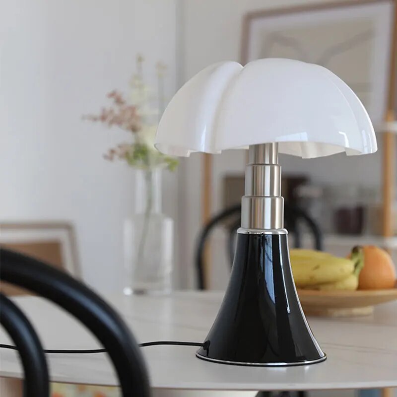 BloomSphere – Luxe Tafellamp met Verfijnd Bloemdesign
