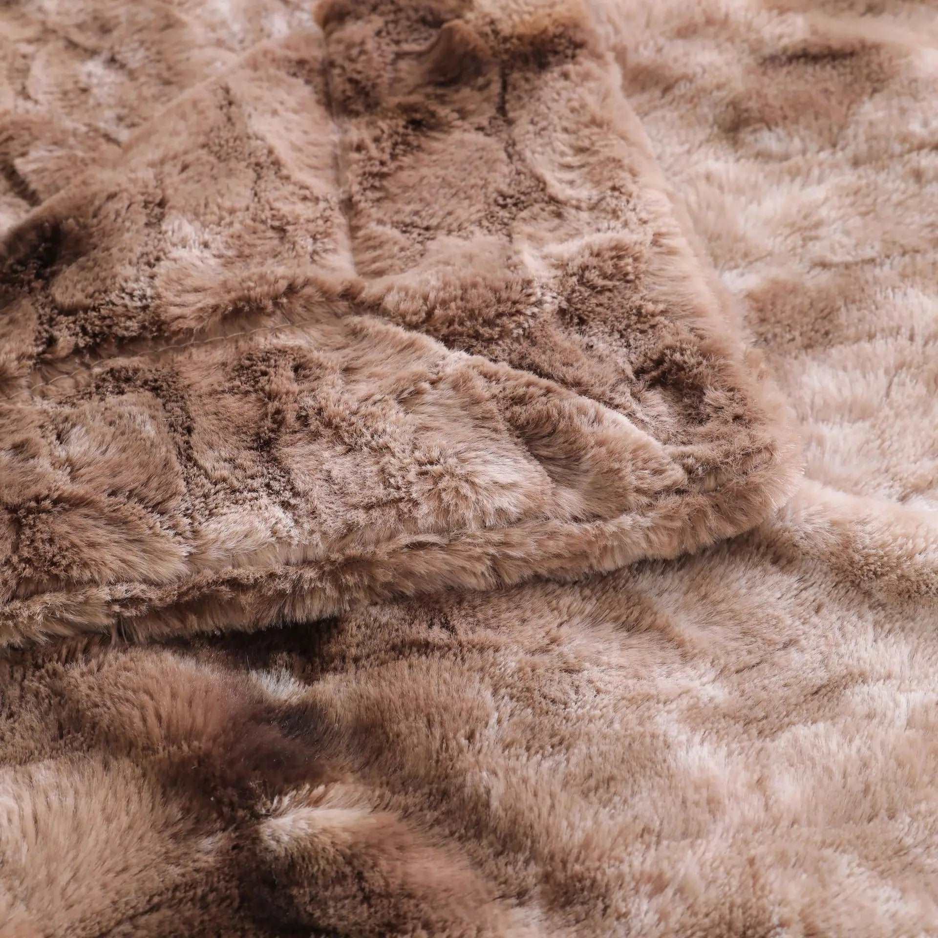 CloudLuxe – Double-Layered Fluffy Bedspread with Luxury Comfort