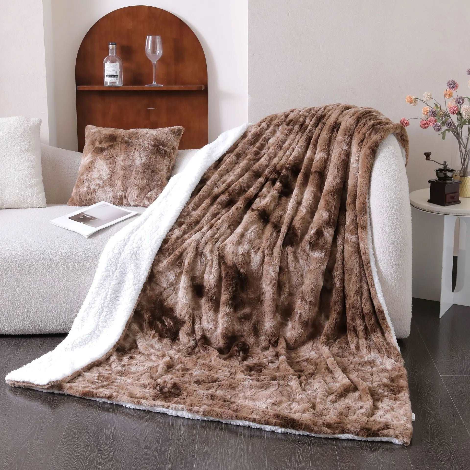 CloudLuxe – Double-Layered Fluffy Bedspread with Luxury Comfort