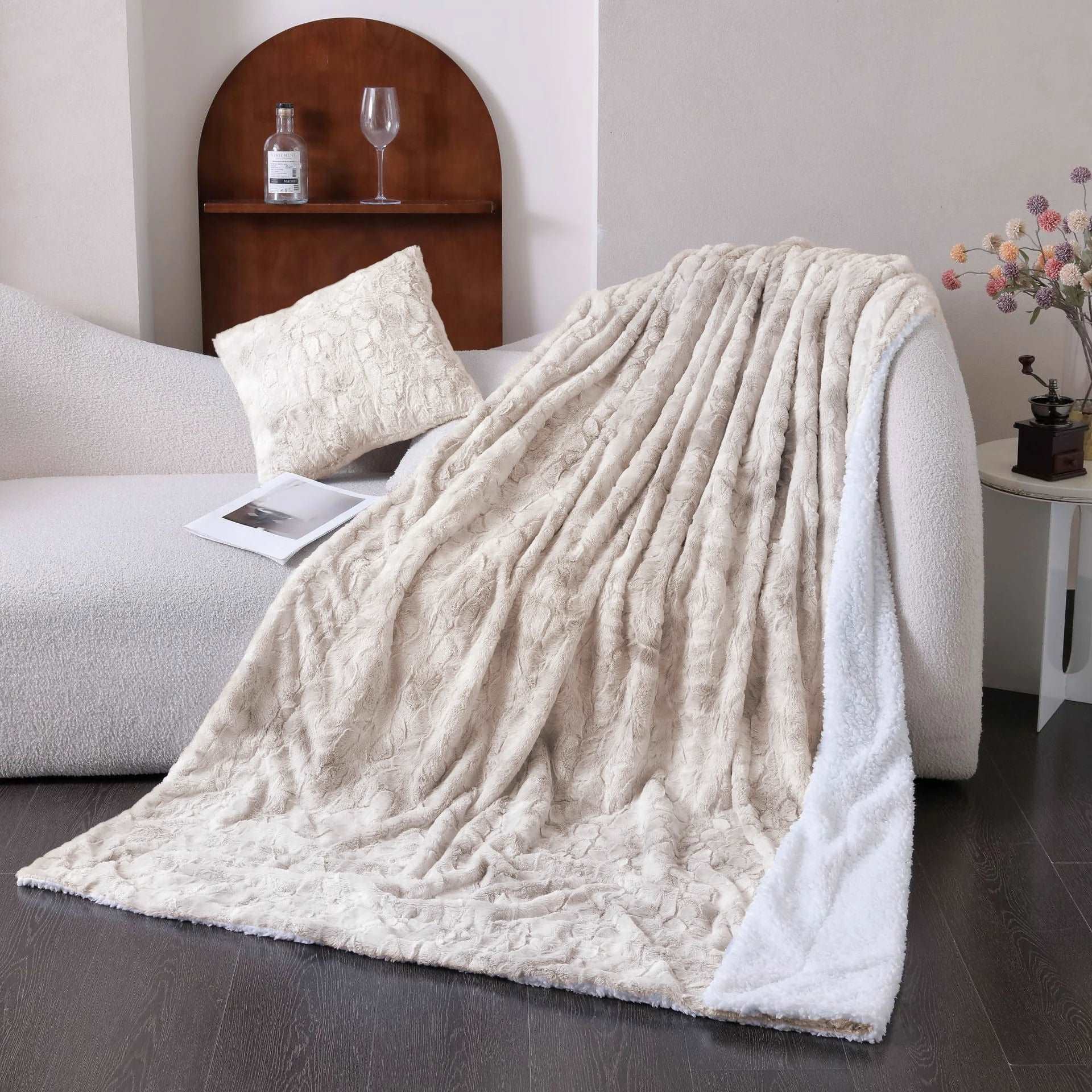 CloudLuxe – Double-Layered Fluffy Bedspread with Luxury Comfort