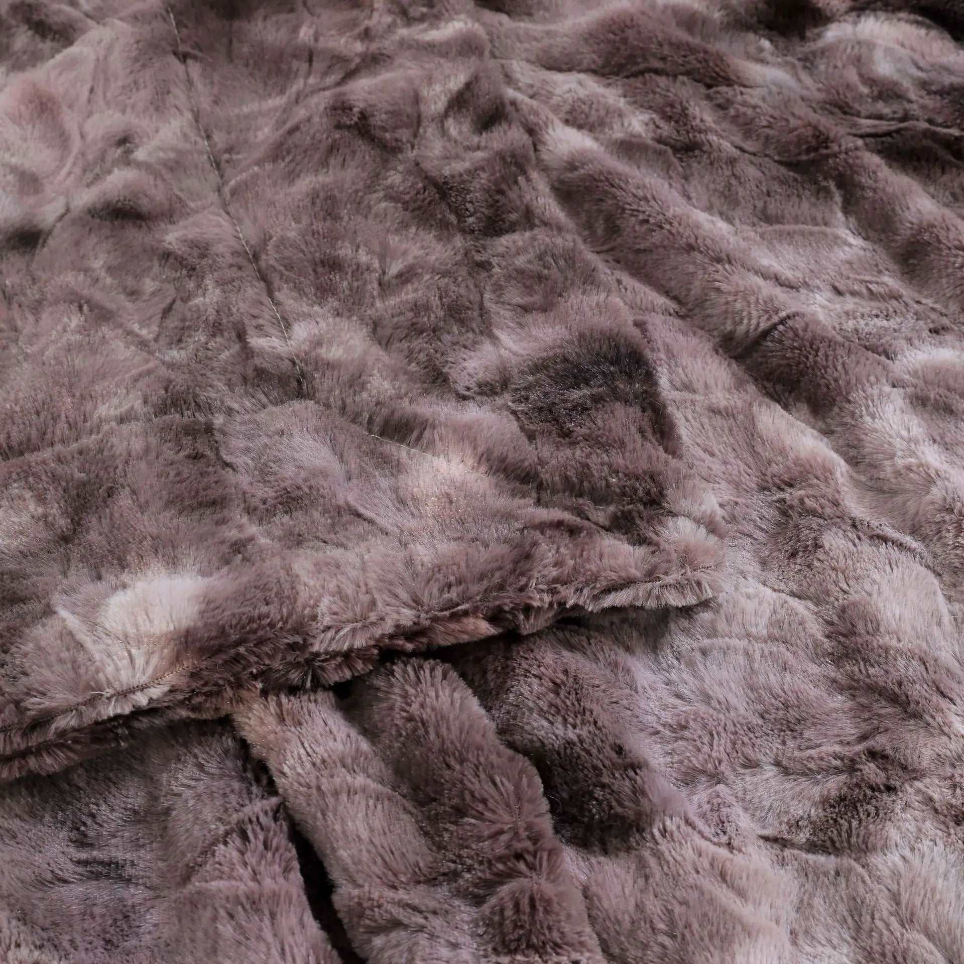 CloudLuxe – Double-Layered Fluffy Bedspread with Luxury Comfort