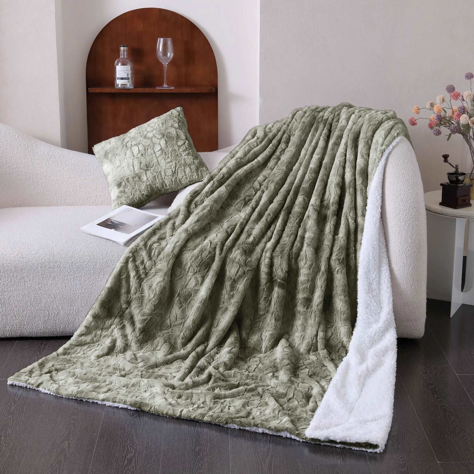 CloudLuxe – Double-Layered Fluffy Bedspread with Luxury Comfort