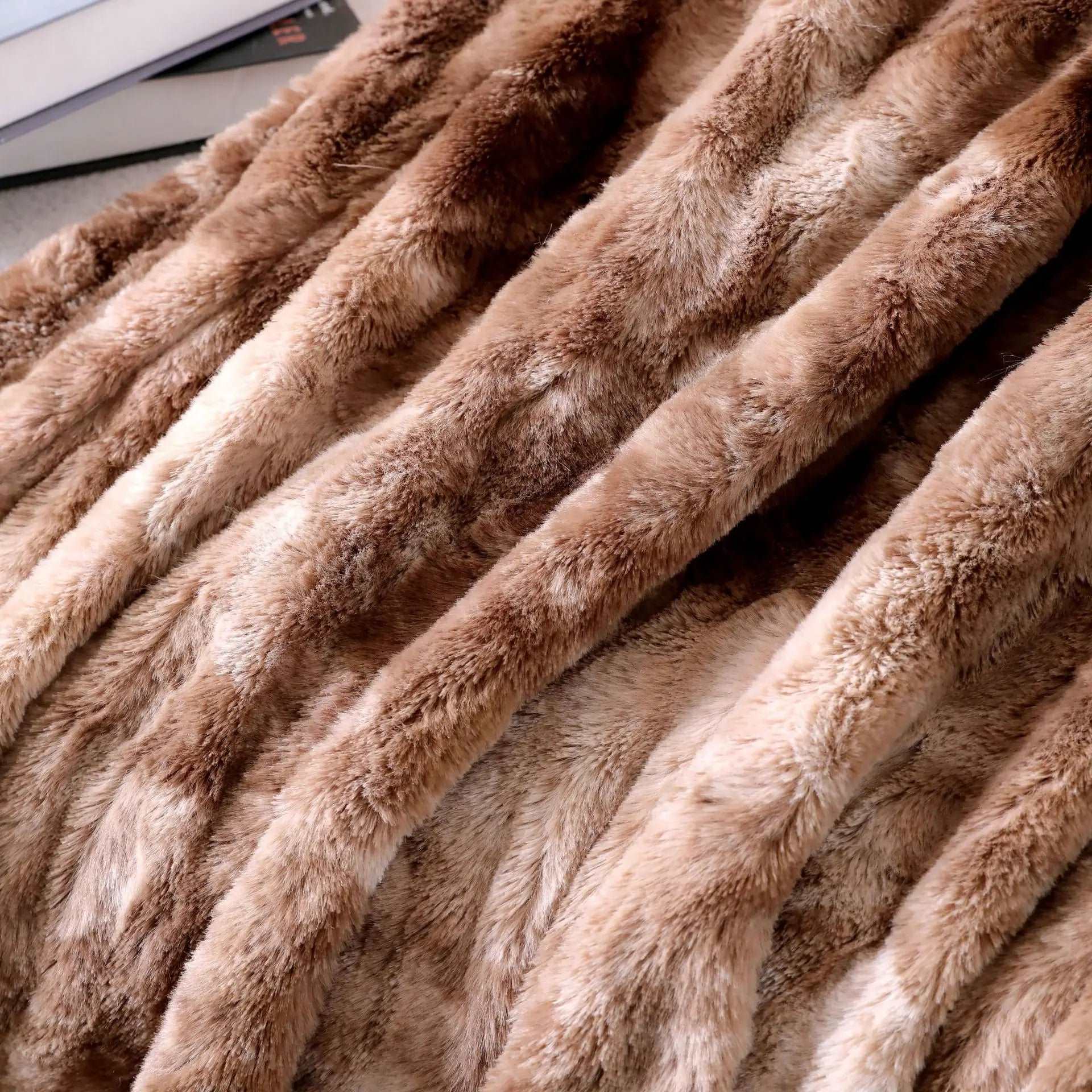 CloudLuxe – Double-Layered Fluffy Bedspread with Luxury Comfort