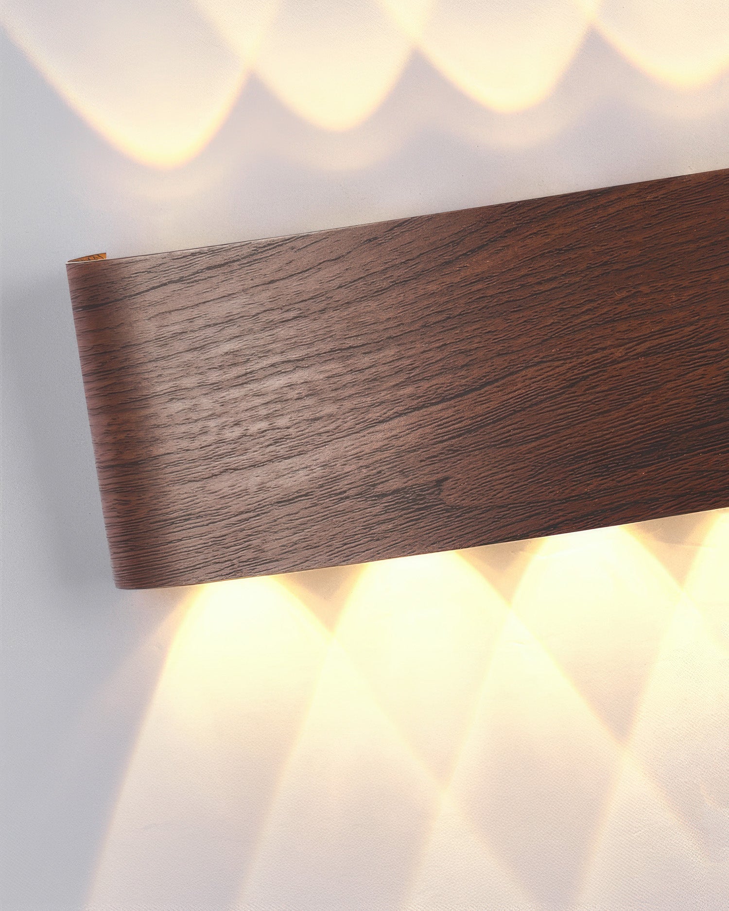LumiCraft – Luxury Wall Lamp with Wood Grain for a Timeless Atmosphere