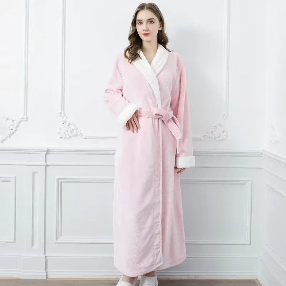 VeluSoft – Elegant Fleece Bathrobe with Luxury Contrast Finish for Relaxing Moments