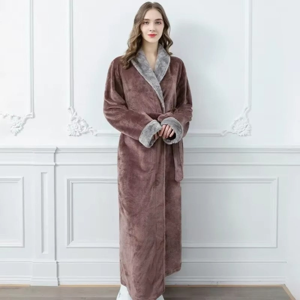 VeluSoft – Elegant Fleece Bathrobe with Luxury Contrast Finish for Relaxing Moments