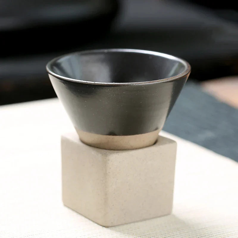 RetroBrew – Vintage Kegel-Shaped Espresso Cups with Stylish Holder