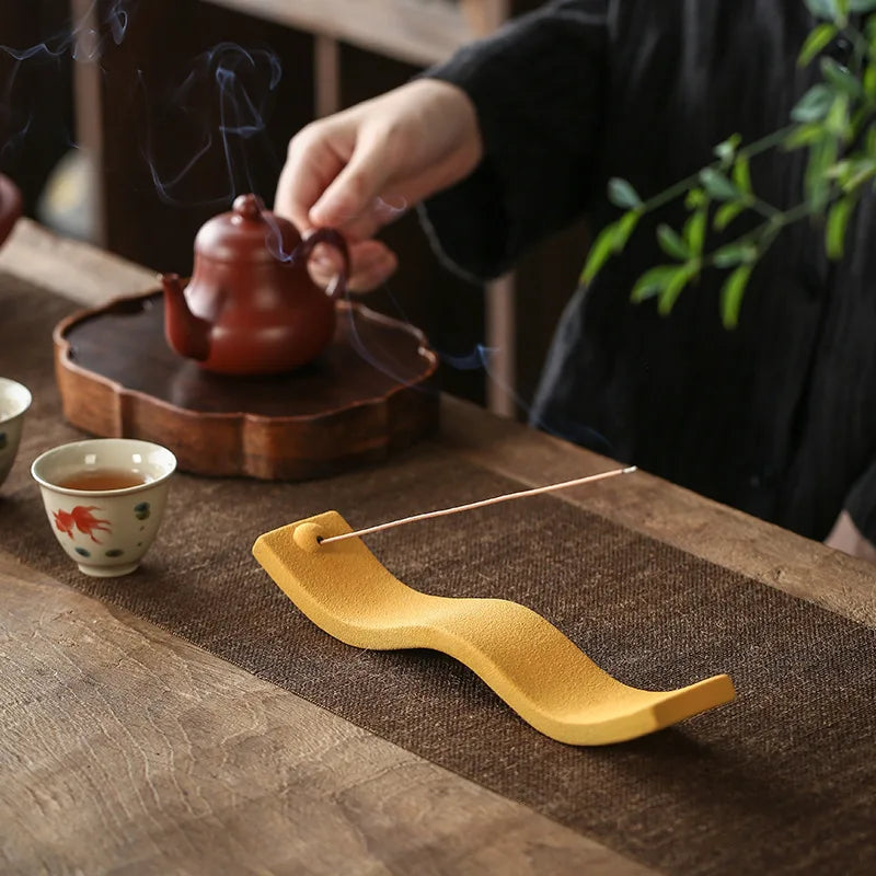 ZenWave – Elegant Ceramic Incense Holder with Soothing Wave Design