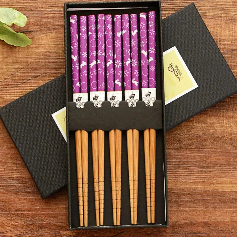 ZenBamboo – Luxe 5-delige Bamboe Eetstokjes Geschenkset met Culturele Patronen