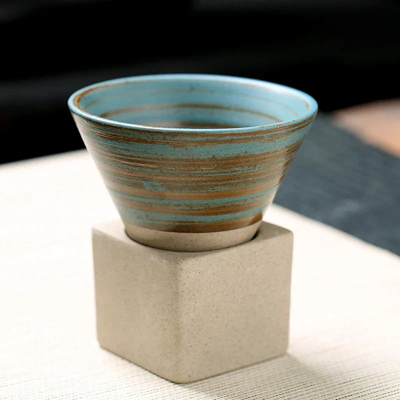 RetroBrew – Vintage Kegel-Shaped Espresso Cups with Stylish Holder
