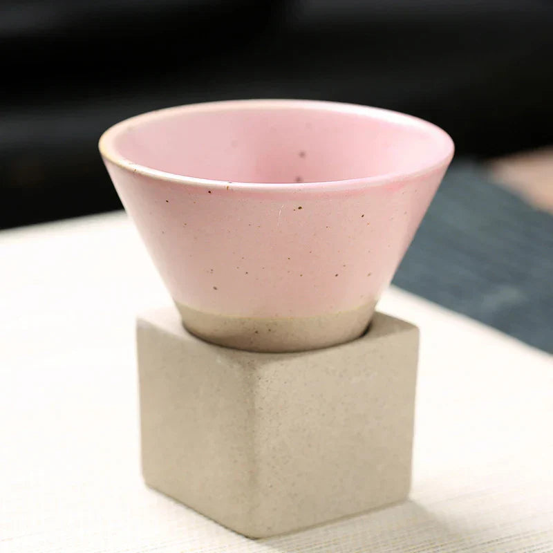RetroBrew – Vintage Kegel-Shaped Espresso Cups with Stylish Holder