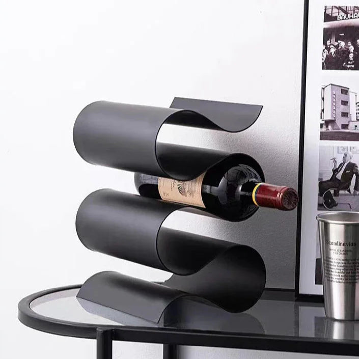 Porte-Bouteilles de Vin Métallique Sculptural en Forme Ondulée pour Plan de Travail et Table à Manger