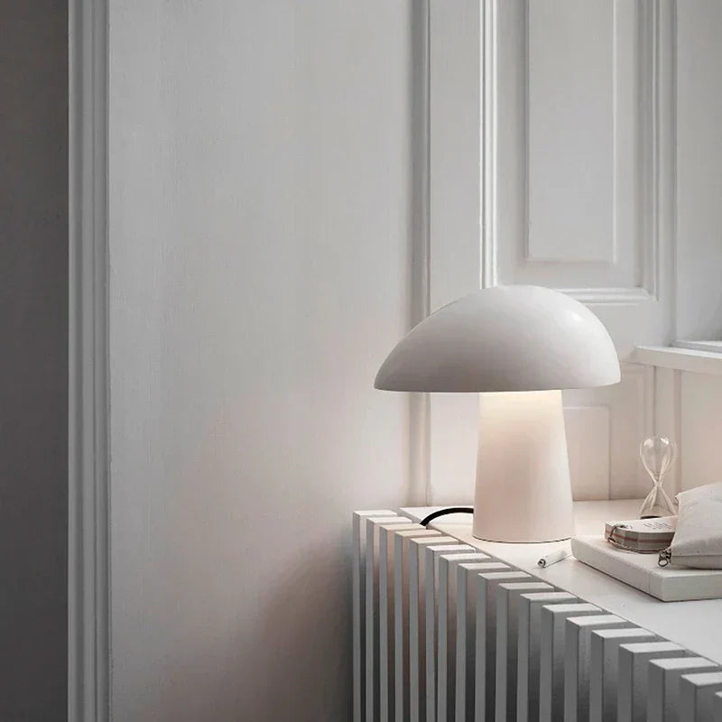 NordicGlow – Minimalist Table Lamp with Scandinavian Charm