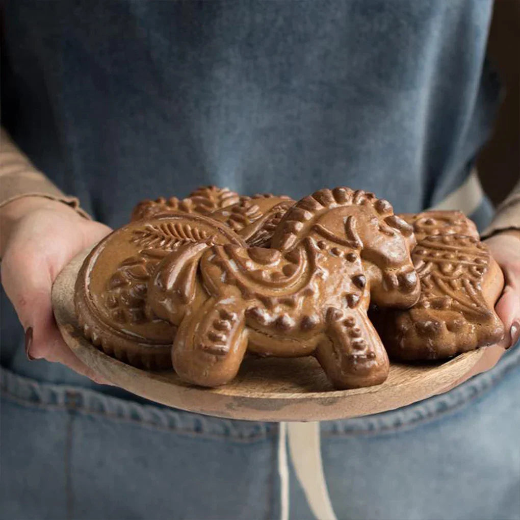 BakeArt – Artisan Wooden Speculaas & Gingerbread Mold for Elegant Creations