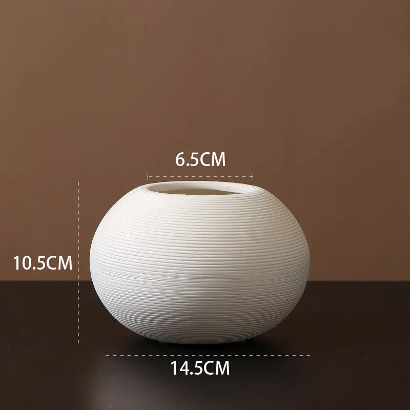 NordicForm – Scandinavian Minimalist Ceramic Vase with Timeless Elegance