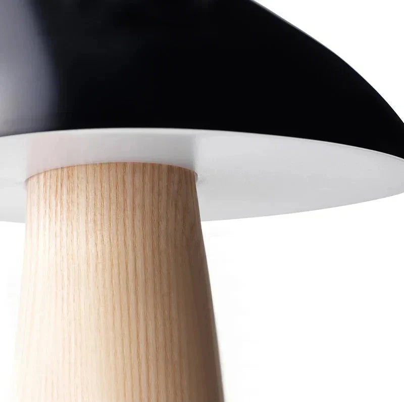 NordicGlow – Minimalist Table Lamp with Scandinavian Charm