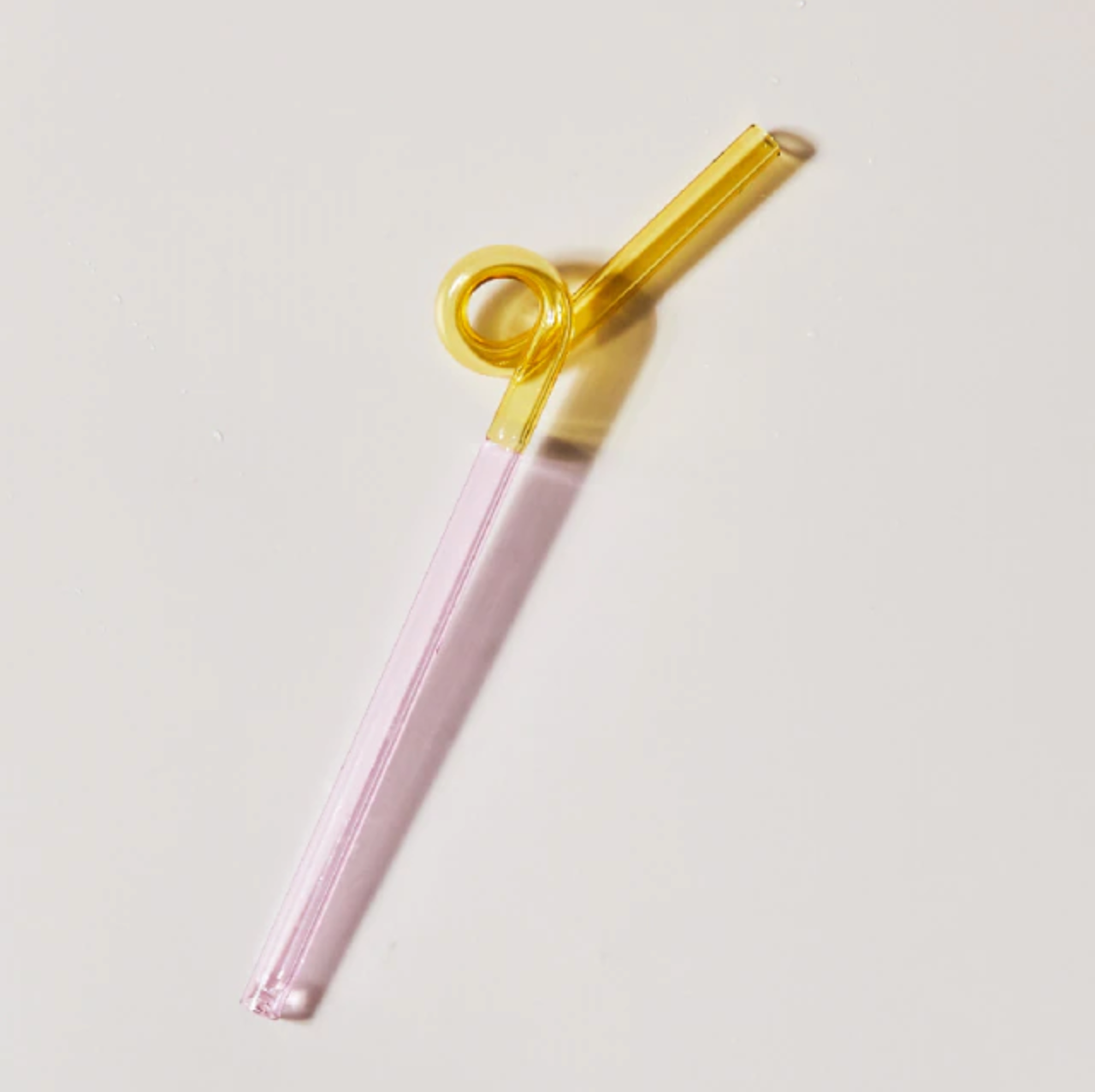 TwistSip – Speelse Gekleurde Glazen Rietjes met Elegant Gedraaid Design