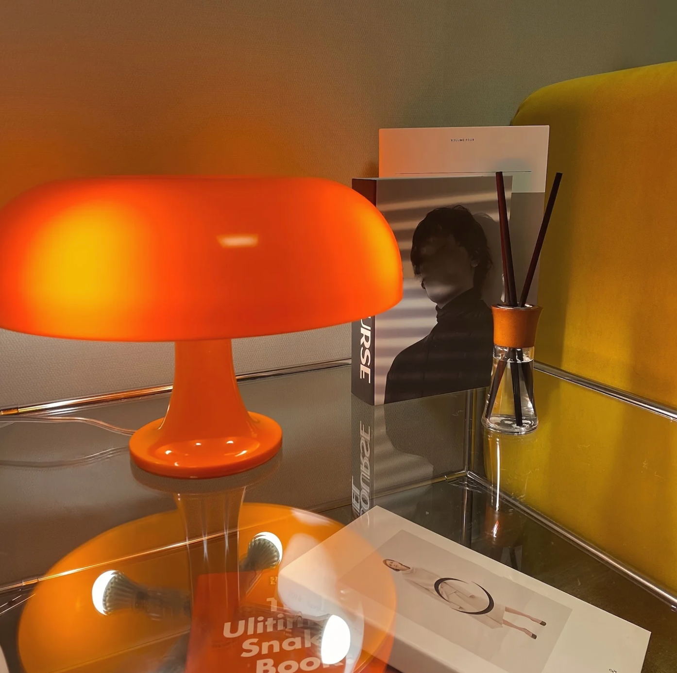 Lucente – Retro Table Lamp with Italian Design and Warm LED Lighting