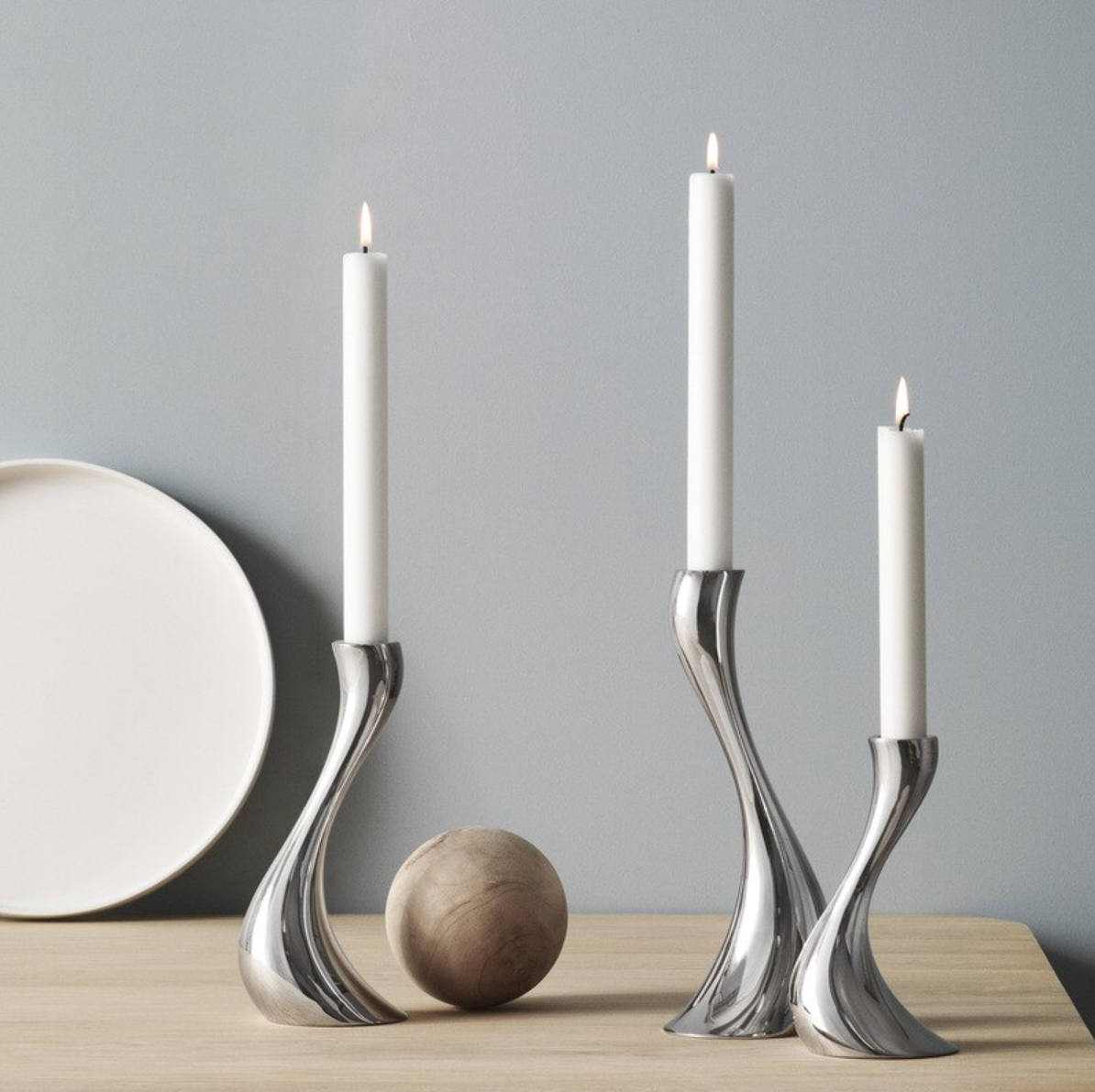 LumaWave – Luxe Chrome Candle Holders with Elegant Wave Shape