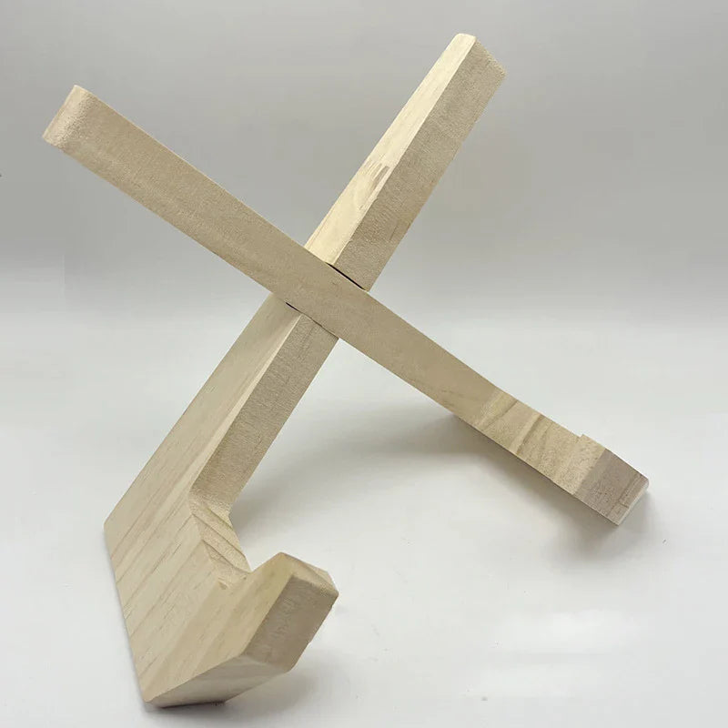 PineCharm – Elegant Wooden Recipe Holder for Practical Style