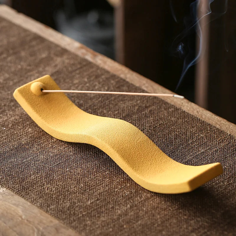 ZenWave – Elegant Ceramic Incense Holder with Soothing Wave Design