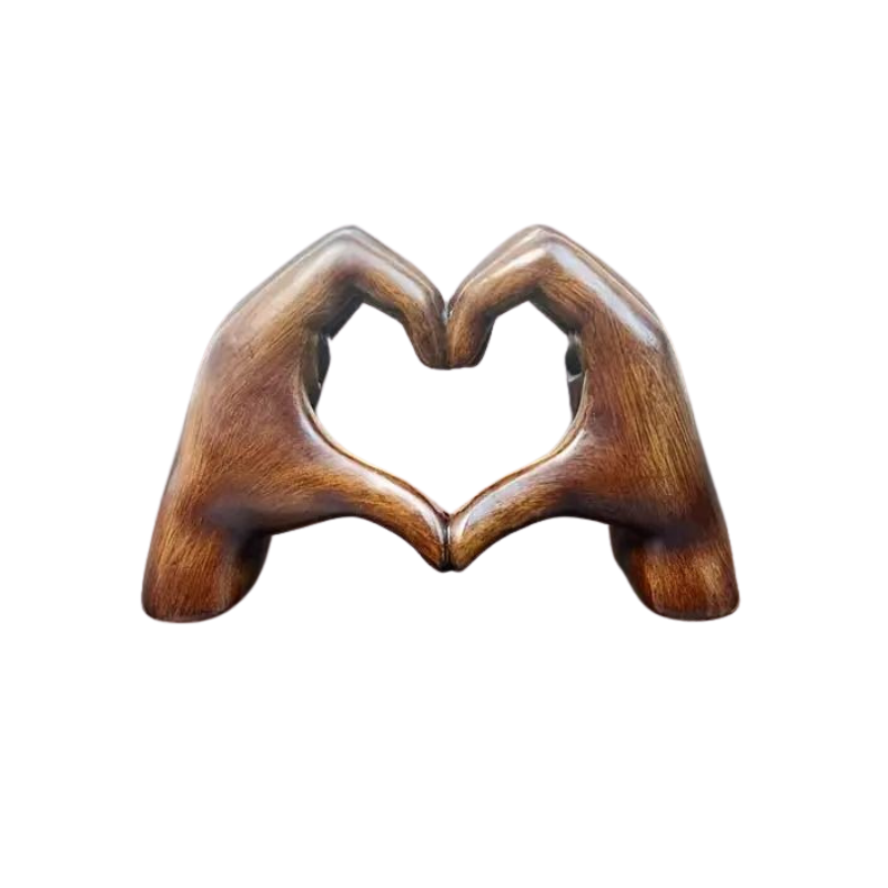 HeartEvoke – Elegant Resin Sculpture for Timeless Romance