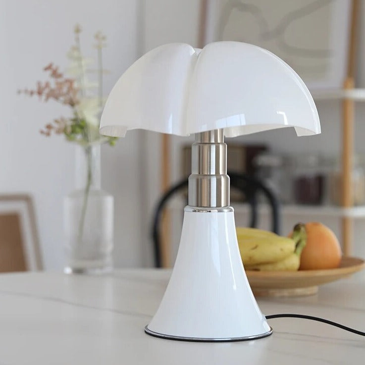 BloomSphere – Luxe Tafellamp met Verfijnd Bloemdesign