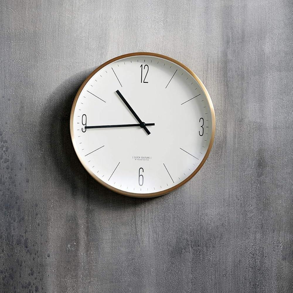 TimberTick – Minimalist Wall Clock with Timeless Elegance