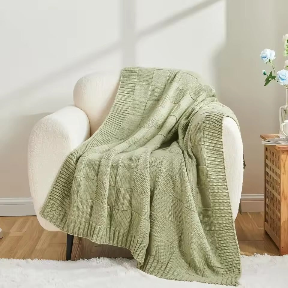 LunaWeave Luxe Knitted Throw – Soft Warmth & Timeless Style for a Serene Interior