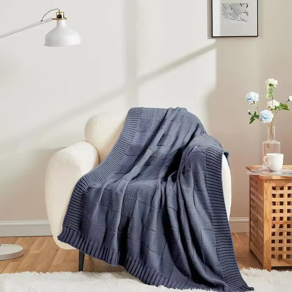 LunaWeave Luxe Knitted Throw – Soft Warmth & Timeless Style for a Serene Interior