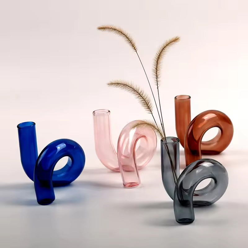 Aurelo Swirl Vase – Sculptural Glass Design Piece for a Modern Interior