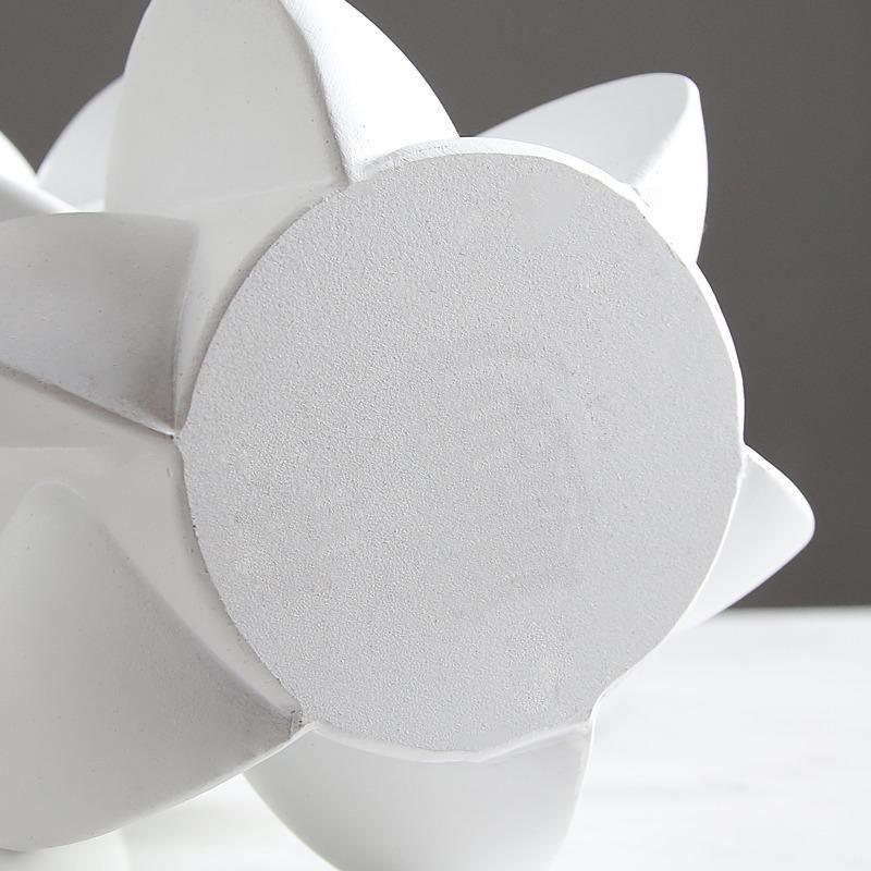 PetalForm – Modern Abstract Flower Vases with Sculptural Elegance