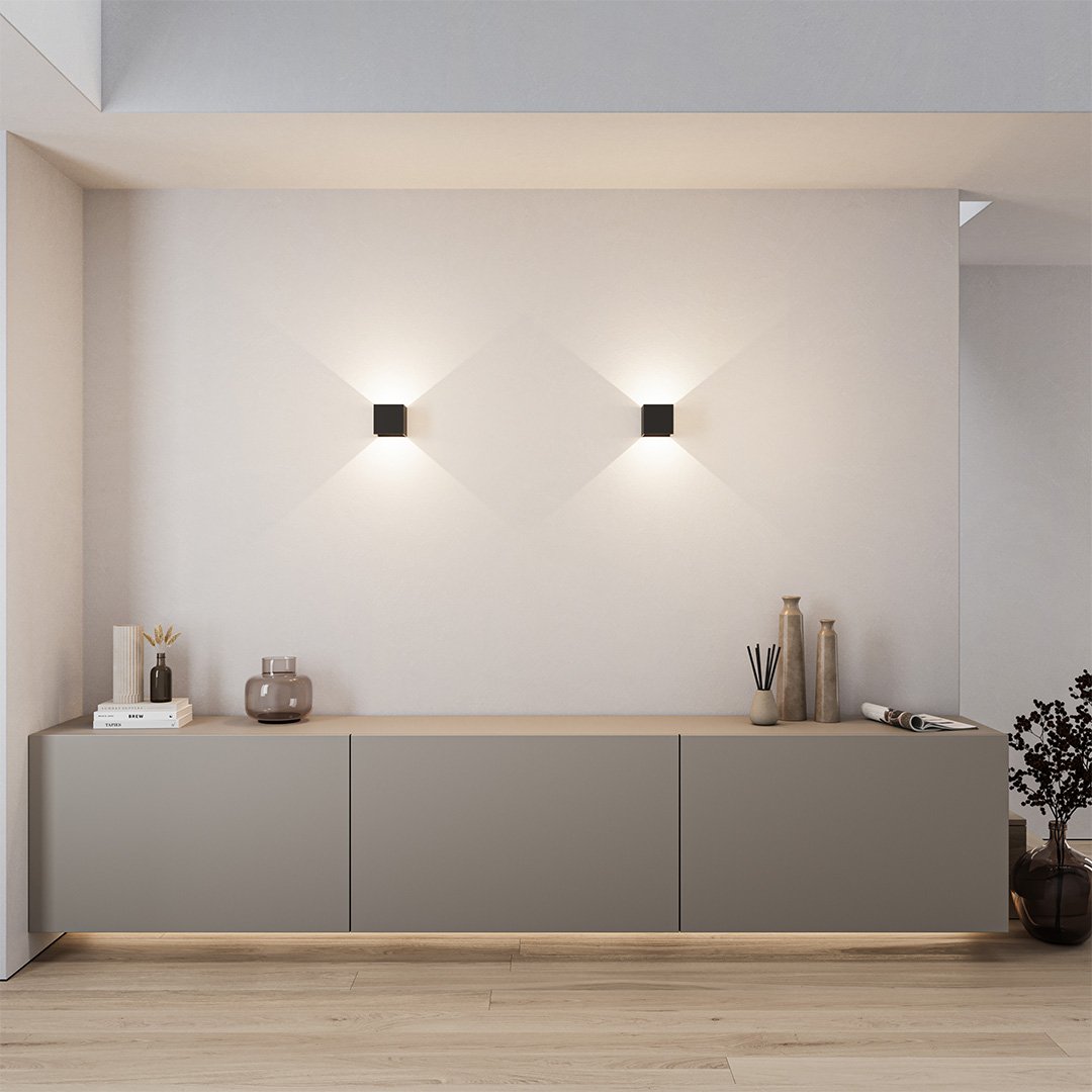 Xena – LED Wall Lamp with Adjustable Light Valves