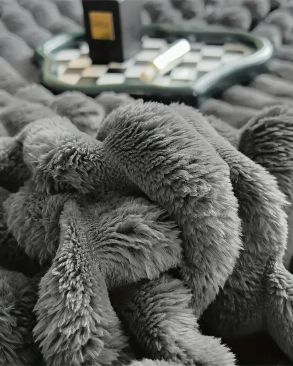 Veloura – Luxe Plush Blanket with Elegant Texture for Warmth & Style