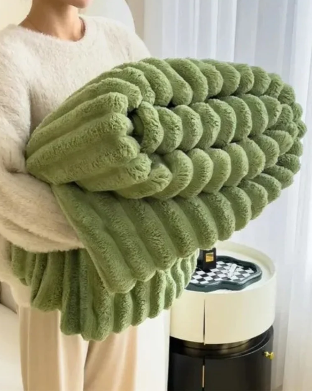 Veloura – Luxe Plush Blanket with Elegant Texture for Warmth & Style